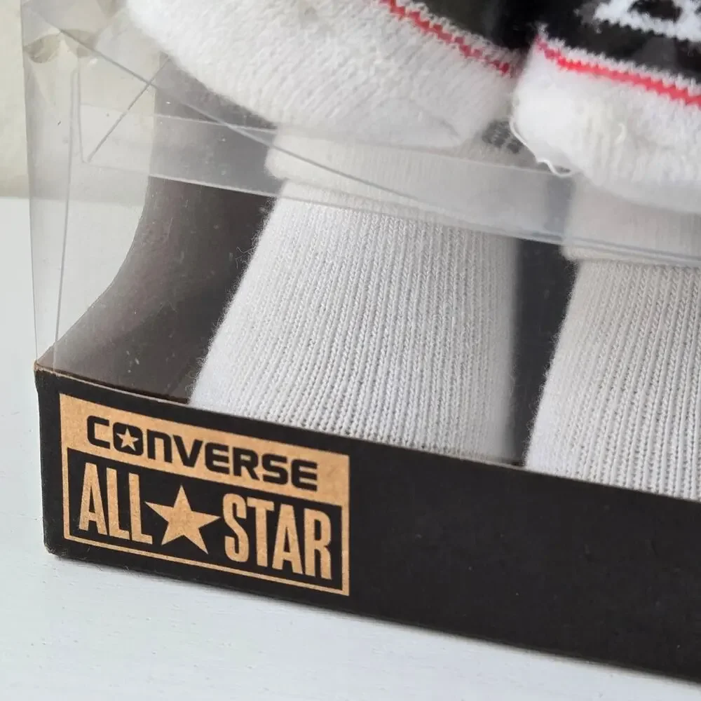 Converse All Star NEW 4-Pack Infant Booties Socks Size 0-6 Months NIB Gift Box